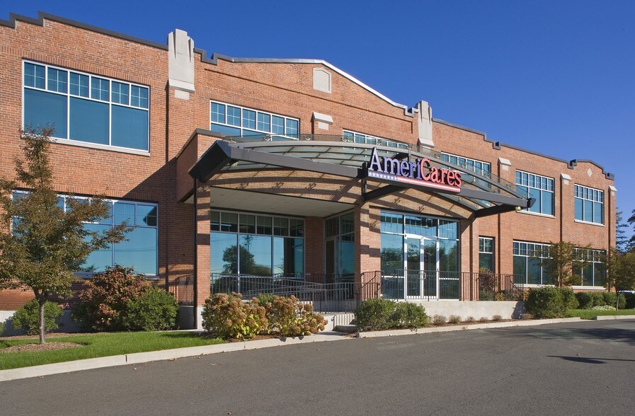 More Photos Of 88-112 Hamilton Ave, Stamford Warehouse For Lease