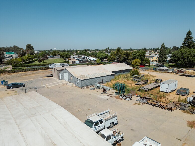 More Photos Of 901 E Broadway Ave, Atwater Specialty For Sale