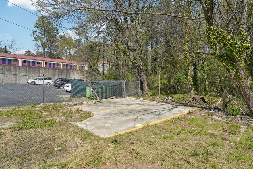 More Photos Of 401 SW Cleveland Ave, Atlanta Office Residential For Sale