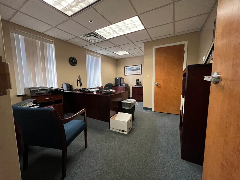 More Photos Of 376 Ledyard St, Hartford Industrial For Lease