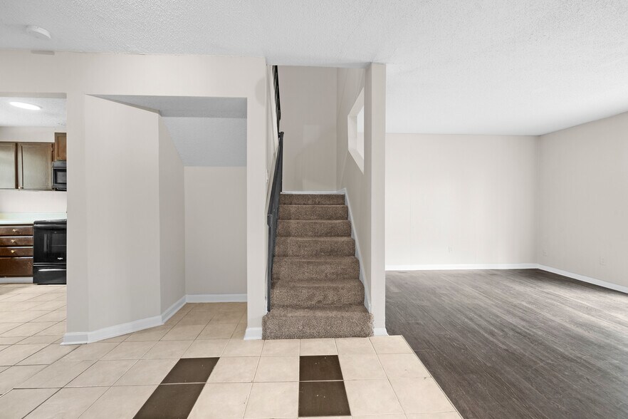 More Photos Of 7234 Tara Blvd, Jonesboro Apartments For Sale