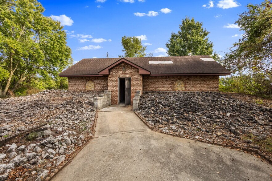 More Photos Of 2507 E 1100 N, Demotte Apartments For Sale