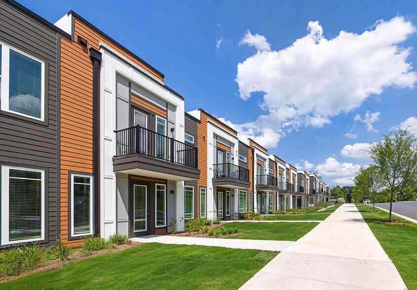 More Photos Of 930 W Mallard Creek Church Rd, Charlotte Apartments For Lease