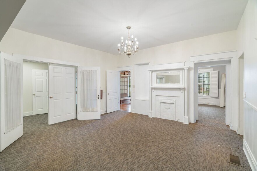 More Photos Of 406 Wharf St, Loudon Funeral Home For Sale