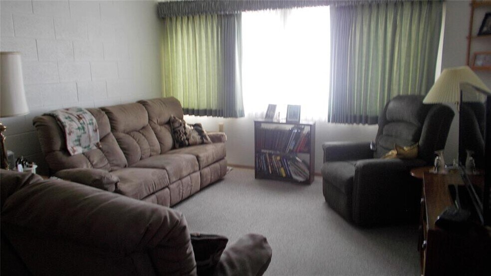 More Photos Of 20 W 3rd St, Havre Apartments For Sale