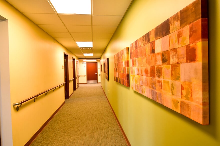 More Photos Of 5161 B Dr S, Battle Creek Medical For Lease