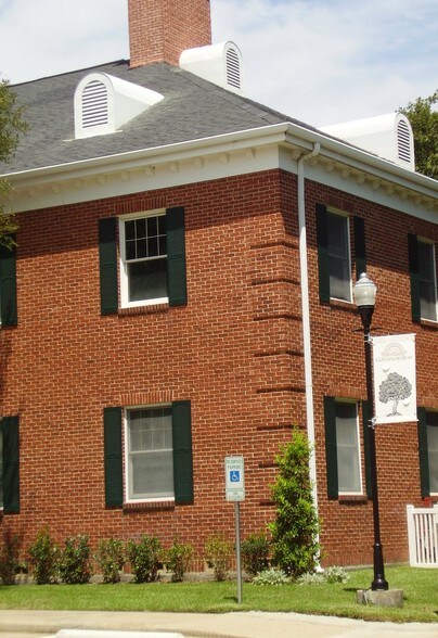 More Photos Of 2015 E Lamar Blvd, Arlington Office For Sale