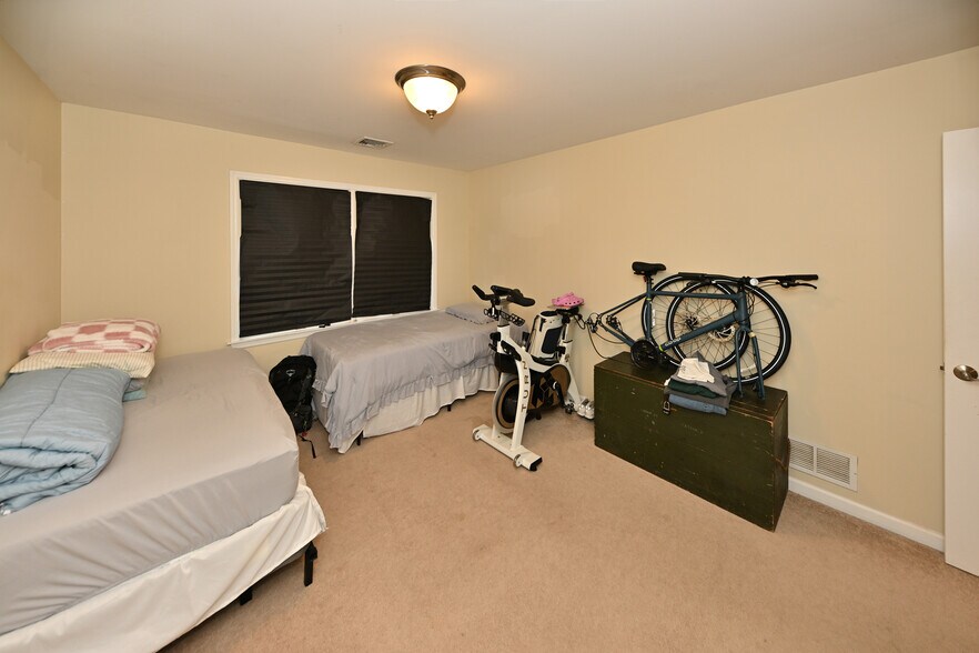 More Photos Of 253 Madison Ave, Wyckoff Storefront Retail Residential For Sale