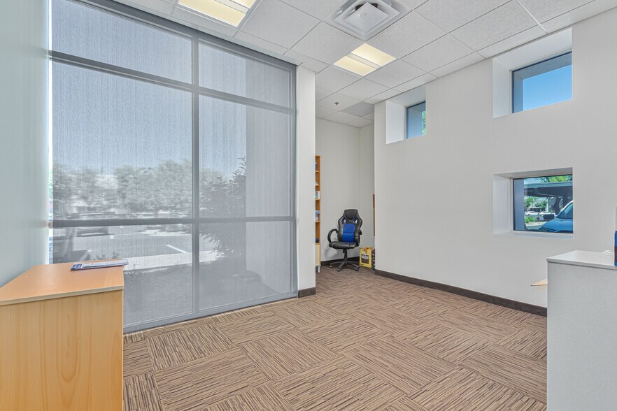 More Photos Of 4650 E Cotton Center Blvd, Phoenix Office For Lease