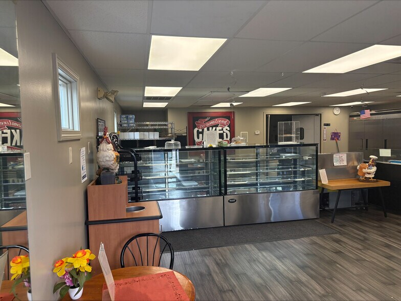 More Photos Of 1181 High St, Cumberland Storefront For Sale