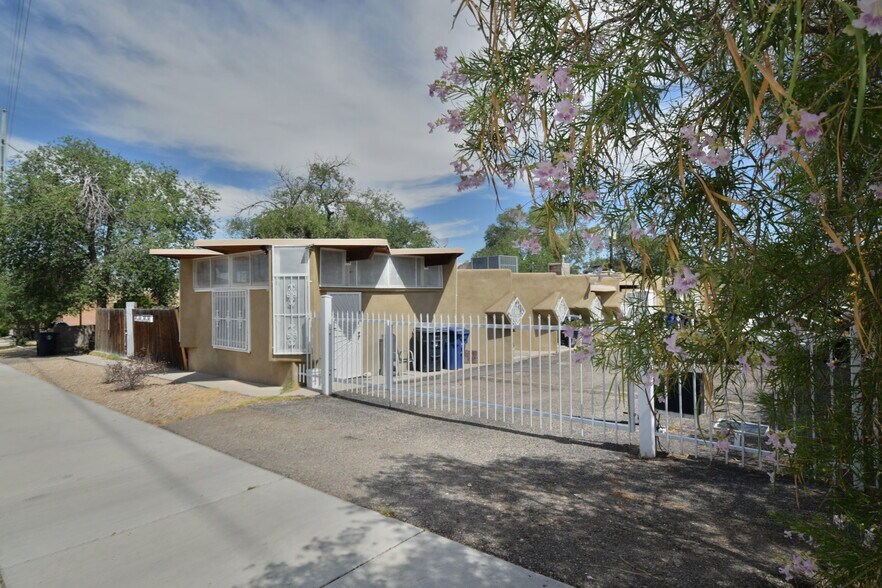 More Photos Of 1605 Coal Ave, Albuquerque Apartments For Sale