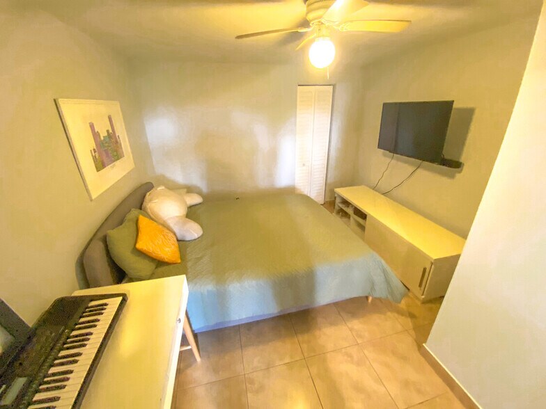 More Photos Of 5901 Broadway, West Palm Beach Apartments For Sale