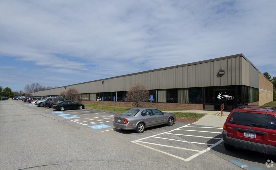 More Photos Of 8 Forge Pky, Franklin Research And Development For Lease