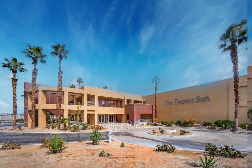 More Photos Of 750 N Gene Autry Trl, Palm Springs Showroom For Sale