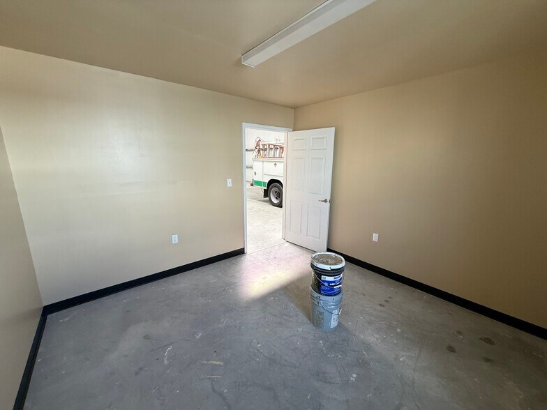 More Photos Of 141 El Chanate Dr, Canutillo Service For Lease