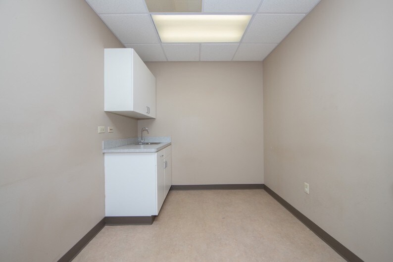 More Photos Of 1807 Huguenot Rd, Midlothian Medical For Lease