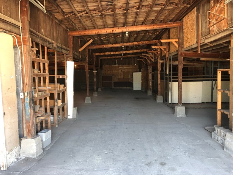 More Photos Of 1001 Croxton Ave, Bloomington Research And Development For Lease