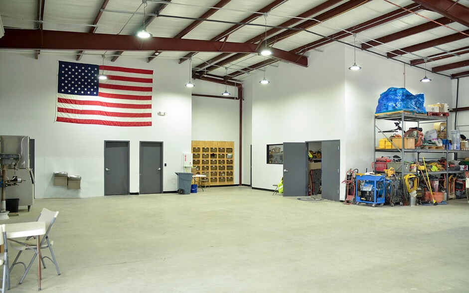 More Photos Of 13085 Harmon Rd, Fort Worth Industrial For Sale