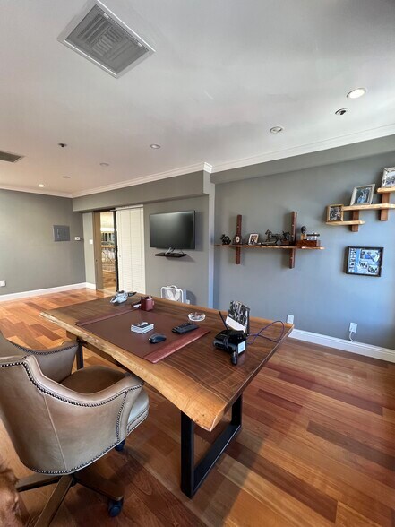 More Photos Of 1375 Burlingame Ave, Burlingame Unknown For Lease