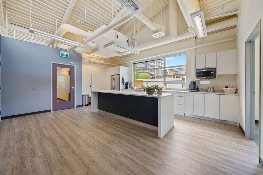 More Photos Of 388 Harbour Rd, Victoria Storefront Retail Office For Sale