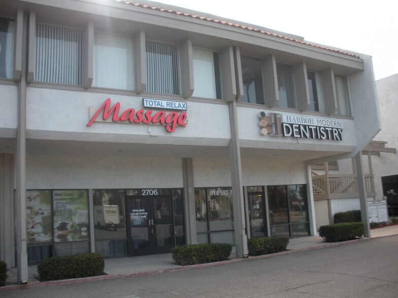 More Photos Of 2706 Harbor Blvd, Costa Mesa Storefront Retail Office For Lease