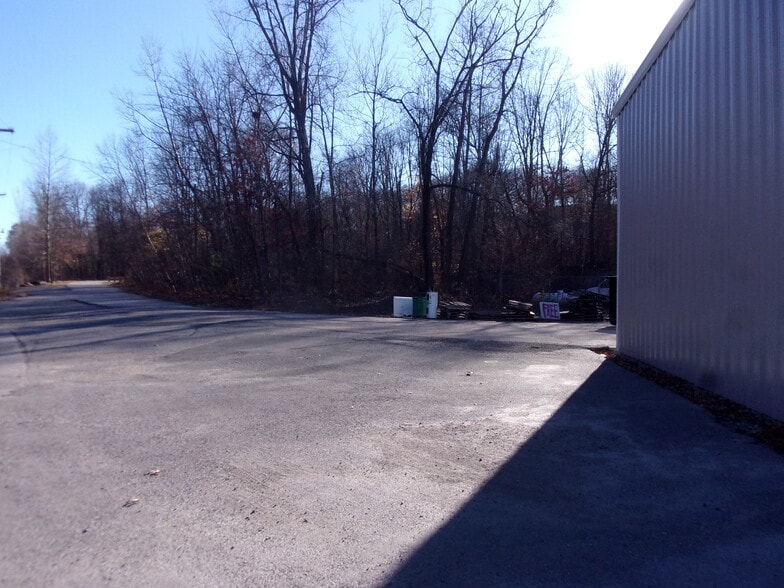 More Photos Of 60 New River Rd, Manville Light Manufacturing For Lease