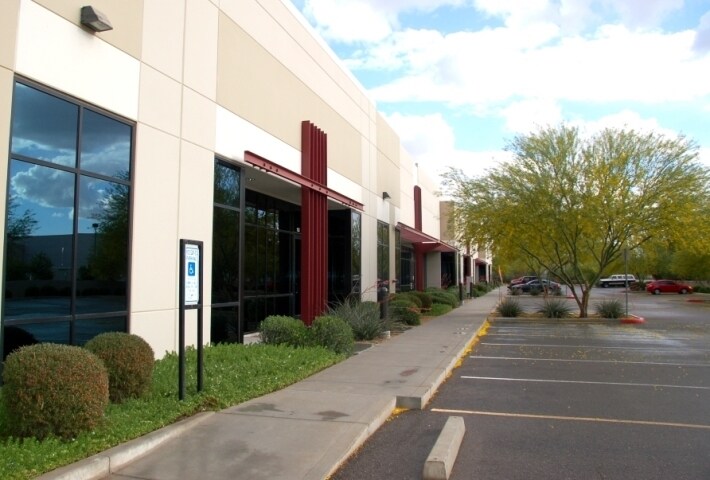 More Photos Of 13765 W Auto Dr, Goodyear Distribution For Lease