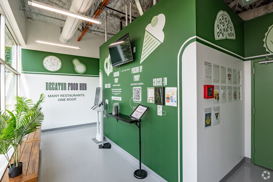 More Photos Of 2670 E College Ave, Decatur Freestanding For Lease