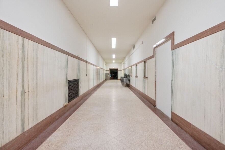 More Photos Of 175 W Washington St, Chicago Office For Sale
