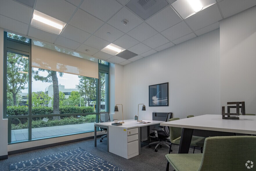 More Photos Of 2450 Colorado Ave, Santa Monica Coworking Space