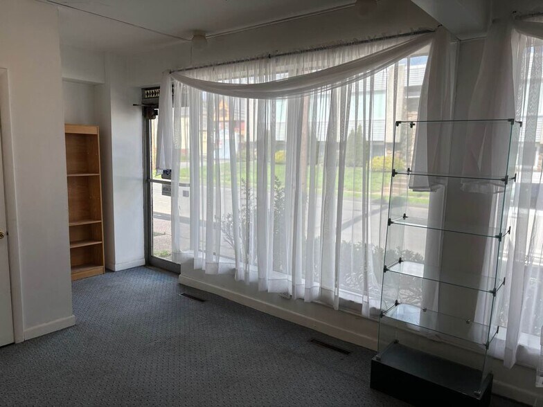 More Photos Of 73-77 Connecticut Blvd, East Hartford Freestanding For Lease