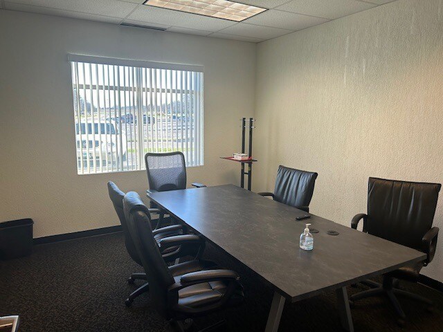 More Photos Of 1730 Wallace Ave, St Charles Warehouse For Lease