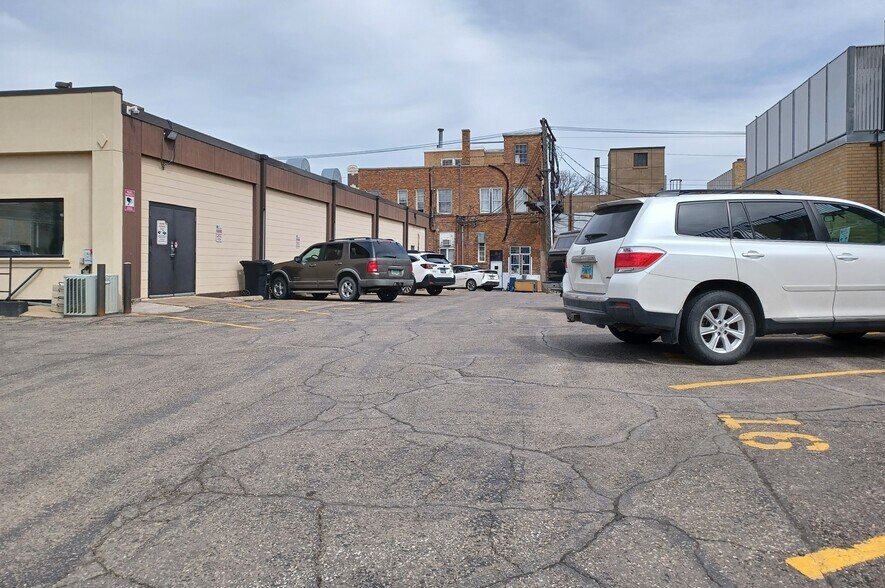More Photos Of 301 E Thayer Ave, Bismarck Office For Lease