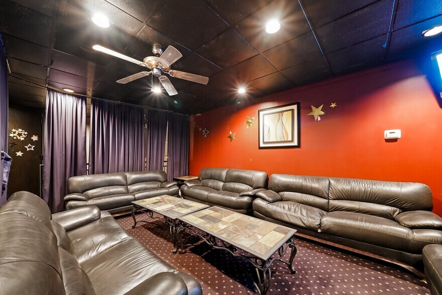 More Photos Of 5772 S Archer Ave, Chicago General Retail For Sale