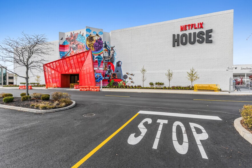 More Photos Of 180 N Gulph Rd, King Of Prussia Freestanding For Sale