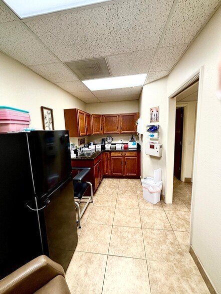 More Photos Of 6502-6564 E Carondelet Dr, Tucson Medical For Sale