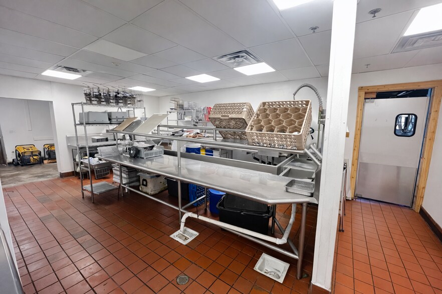 More Photos Of 560 Silverthorne Ln, Silverthorne Hotel For Sale