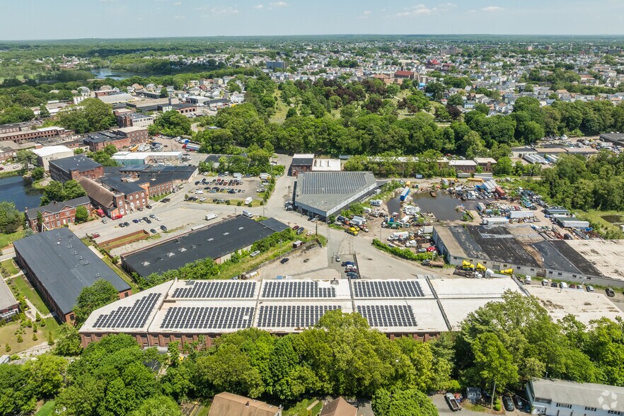 More Photos Of 50 Industrial Cir, Lincoln Manufacturing For Lease