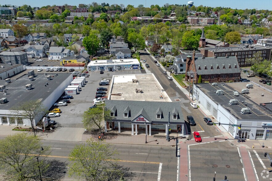 More Photos Of 694-696 West Ave, Norwalk Freestanding For Sale