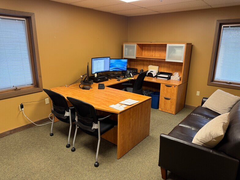 More Photos Of 1401 Regency Dr E, Savoy Office For Sale