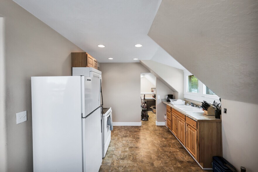 More Photos Of 2926 N Monroe St, Spokane Bar For Sale