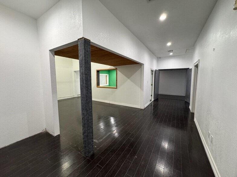 More Photos Of 2801-2825 Gulf Fwy, Houston Unknown For Lease