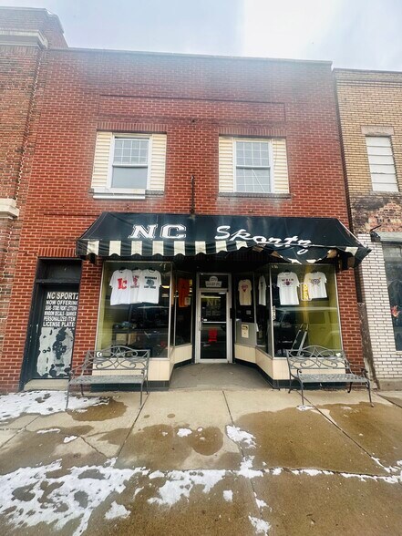 Primary Photo Of 870 Main St, Follansbee Storefront Retail Residential For Sale