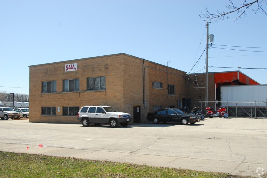 More Photos Of 4939 S Sixth St, Milwaukee Truck Terminal For Lease