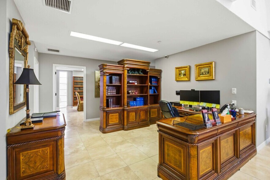 More Photos Of 1400 4th Ave, Bradenton Office Residential For Sale