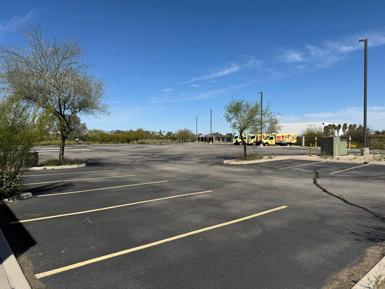 More Photos Of 3761 E Tennessee St, Tucson Warehouse For Lease