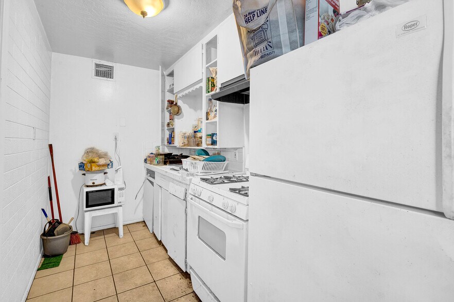 More Photos Of 10212 N 14th Ave, Phoenix Apartments For Sale