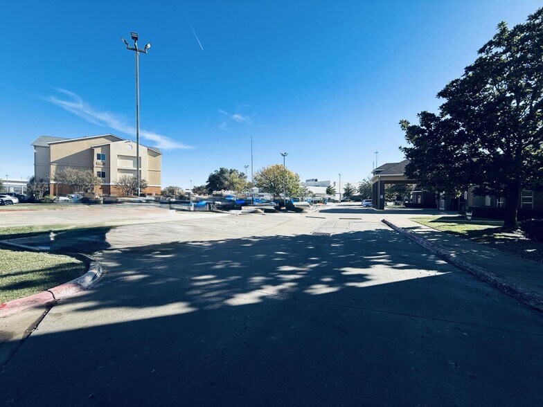 More Photos Of 9169 Markville Dr, Dallas Hotel For Sale