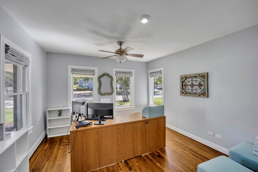 More Photos Of 1500 W Abram St, Arlington Medical For Lease