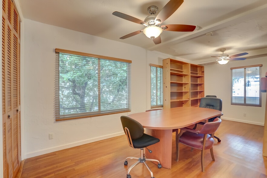 More Photos Of 8 SE 8th St, Fort Lauderdale Office For Sale